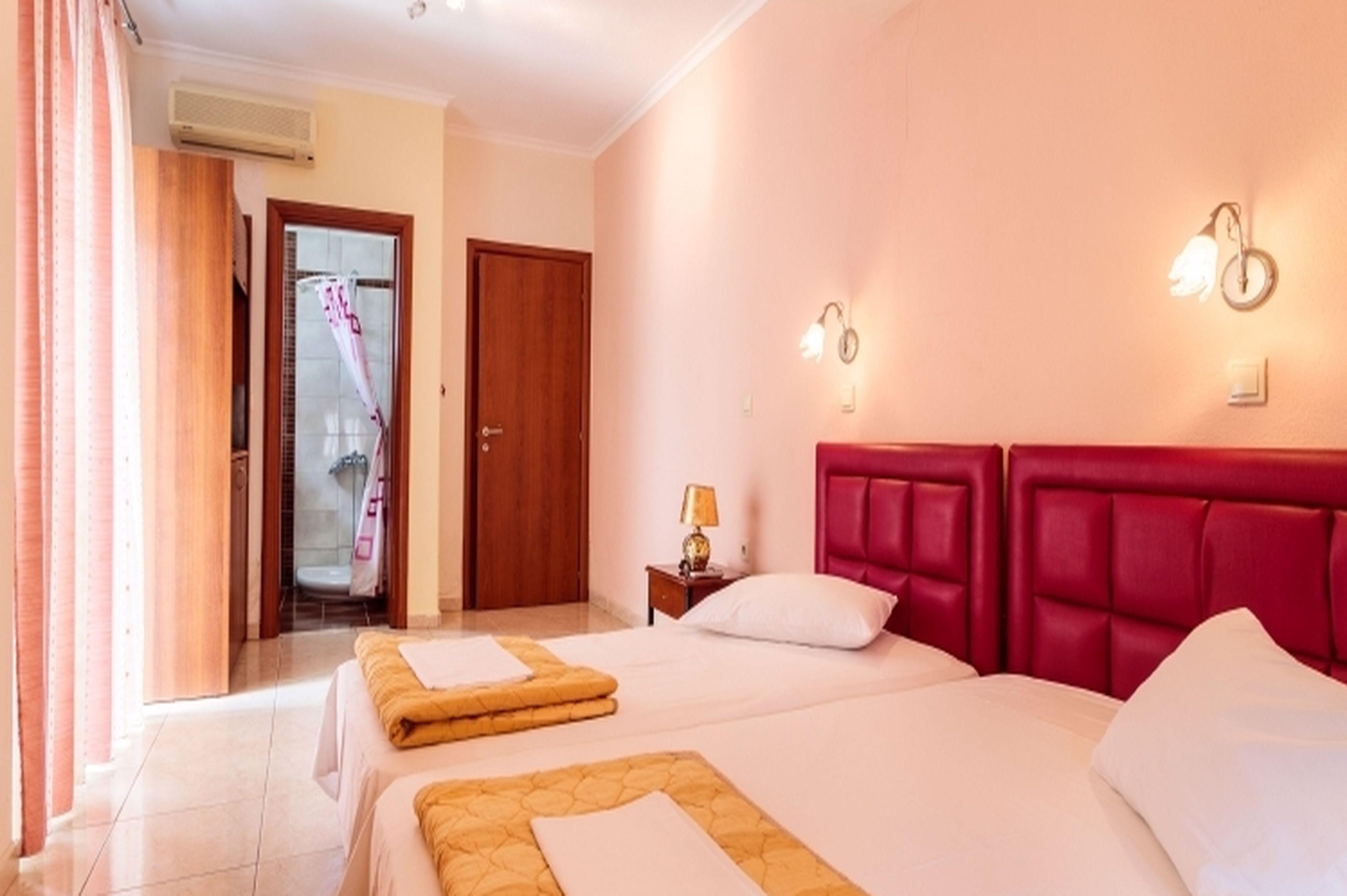 Christina Hotel Olympiakí Aktí Buitenkant foto