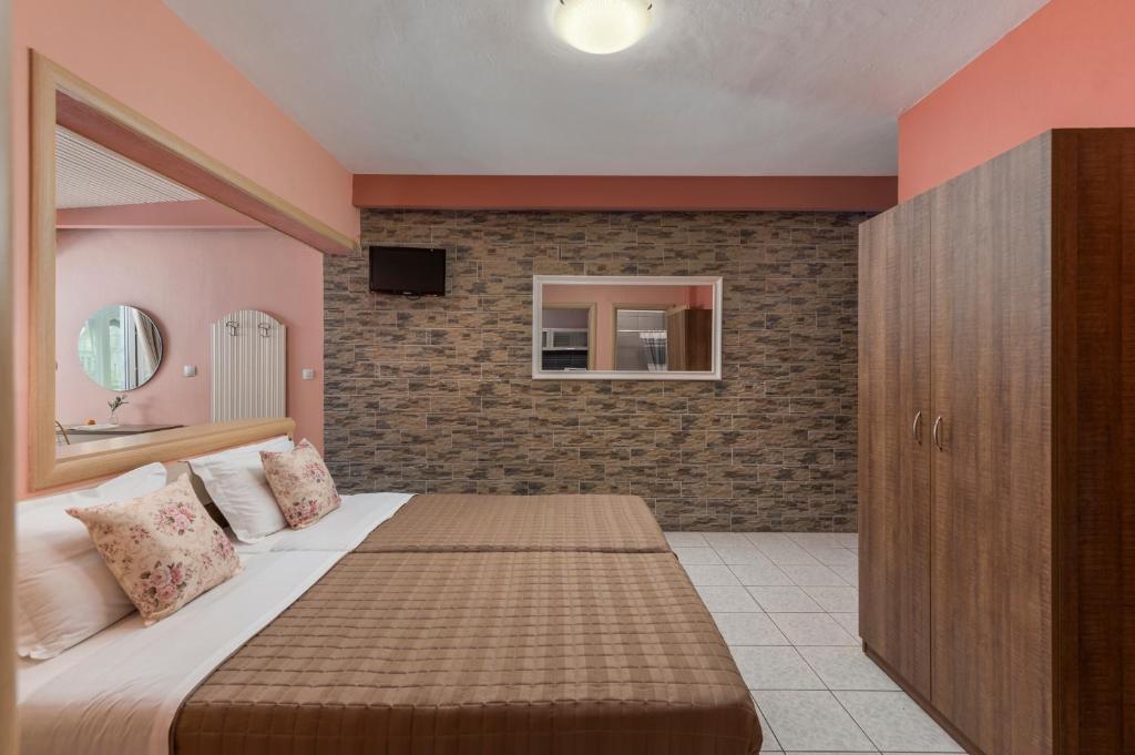 Christina Hotel Olympiakí Aktí Buitenkant foto